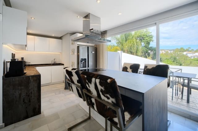 4 soverom Villa til salgs i Mijas Costa, Mijas med svømmebasseng garasje - € 1 385 000 (Ref: 9637523)