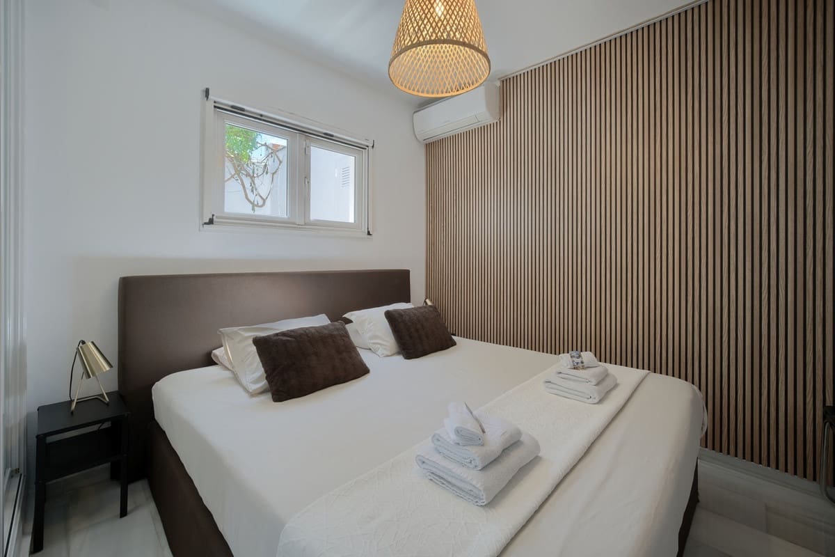 4 bedroom Villa for sale in Mijas Costa with pool garage - € 1,385,000 (Ref: 9637523)