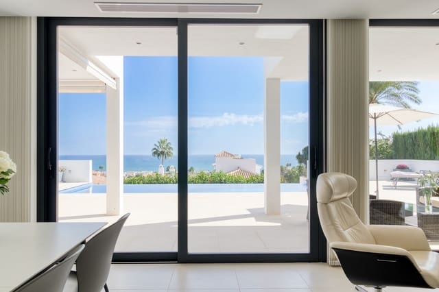 4 Zimmer Villa zu verkaufen in La Cala de Mijas, Mijas mit Pool Garage - 2.395.000 € (Ref: 9670597)