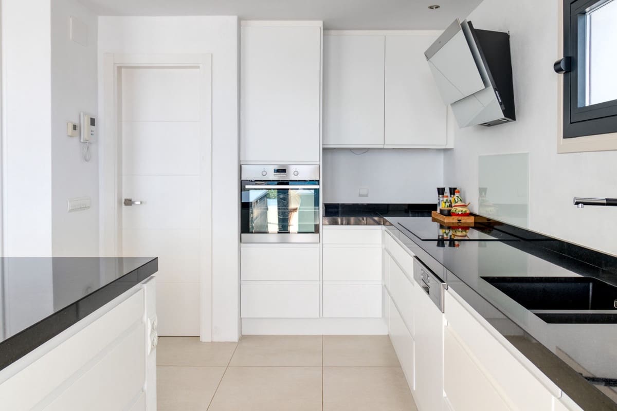 4 bedroom Villa for sale in La Cala de Mijas with pool garage - € 2,395,000 (Ref: 9670597)