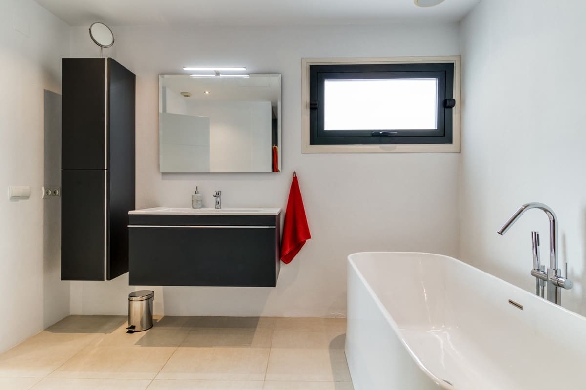 4 Zimmer Villa zu verkaufen in La Cala de Mijas mit Pool Garage - 2.395.000 € (Ref: 9670597)