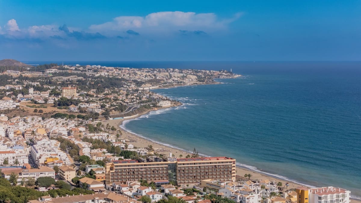 4 Zimmer Villa zu verkaufen in La Cala de Mijas mit Pool Garage - 2.395.000 € (Ref: 9670597)