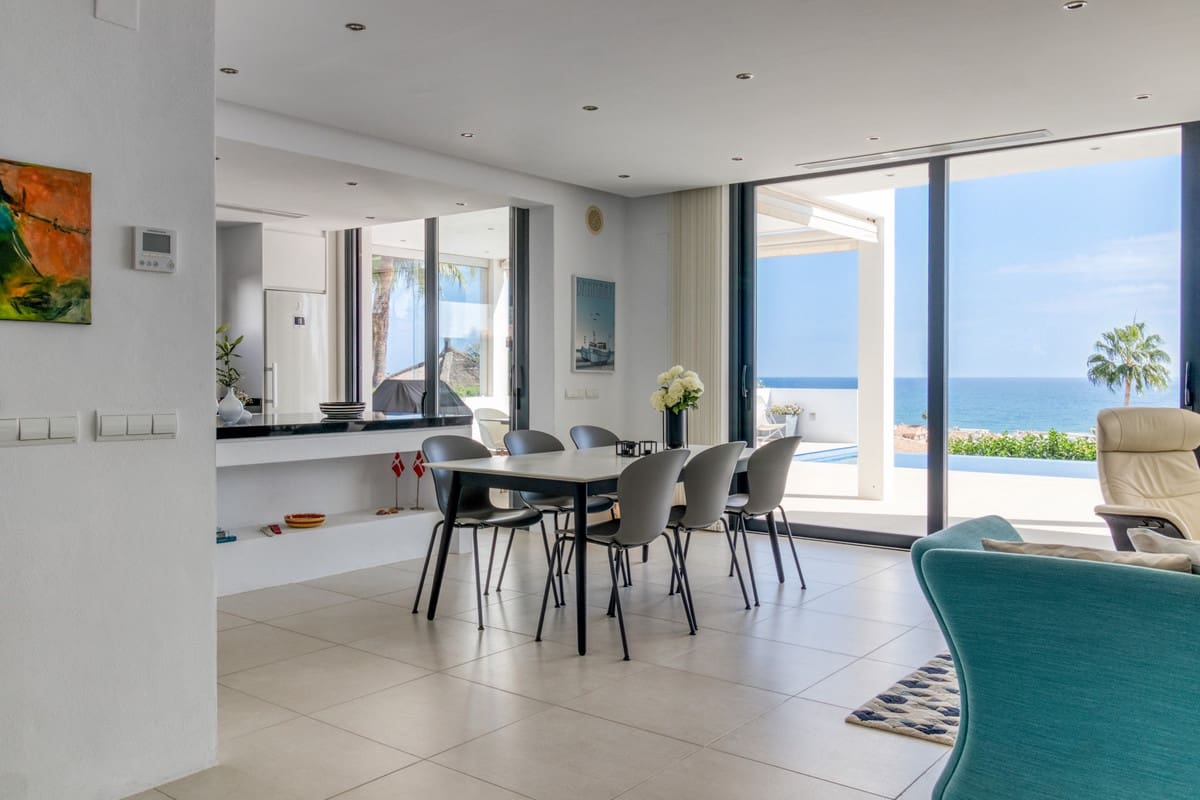 Chalet de 4 habitaciones en La Cala de Mijas en venta con piscina garaje - 2.245.000 € (Ref: 9670597)