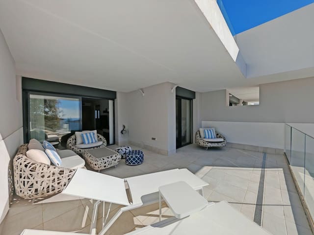 2 bedroom Apartment for sale in Manilva with pool garage - € 399,000 (Ref: 9675968)