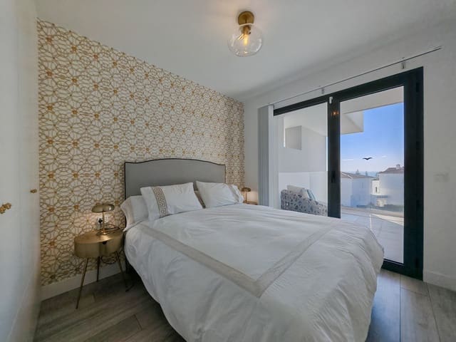 2 bedroom Apartment for sale in Manilva with pool garage - € 399,000 (Ref: 9675968)