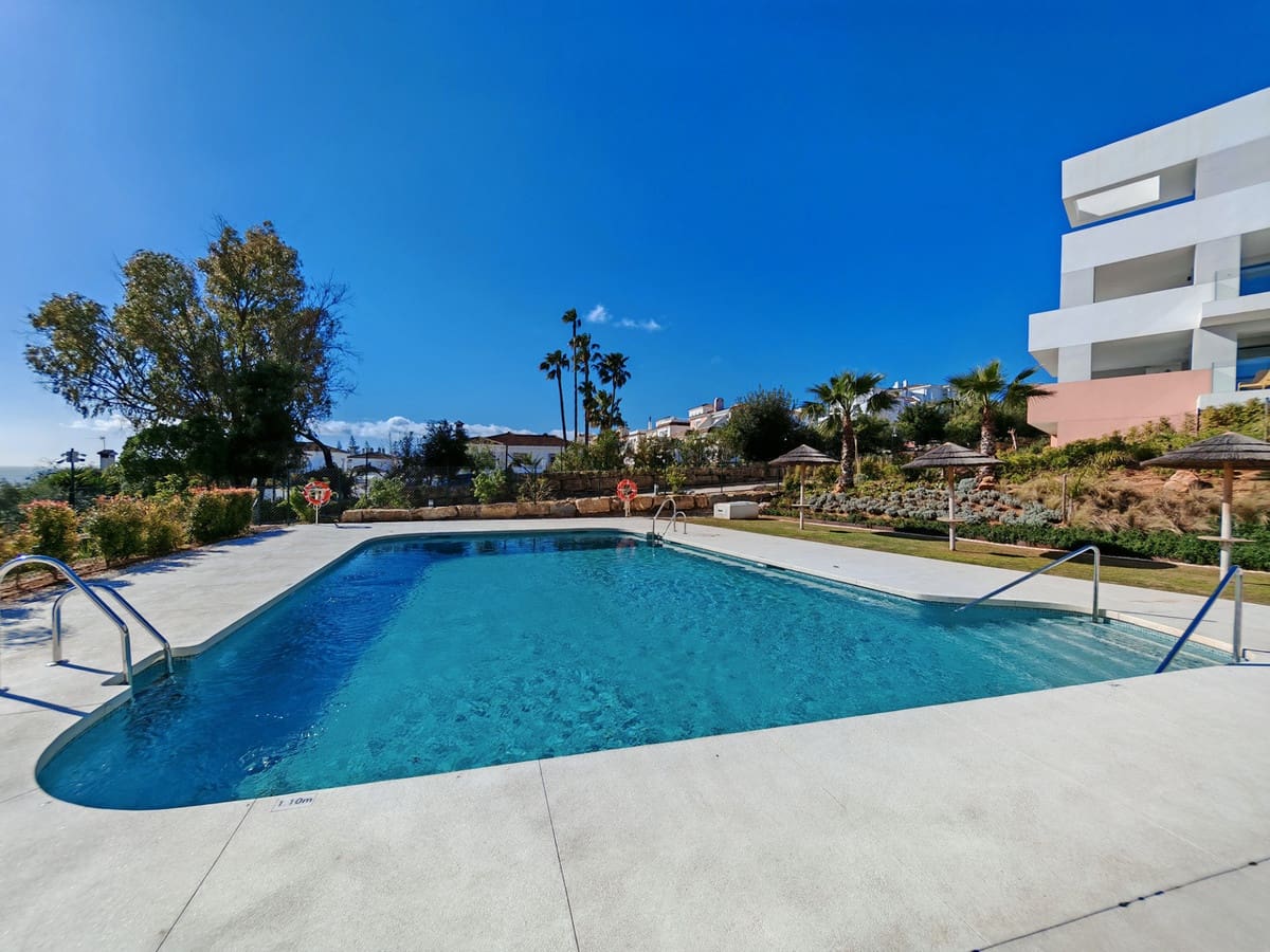 2 bedroom Apartment for sale in Manilva with pool garage - € 399,000 (Ref: 9675968)