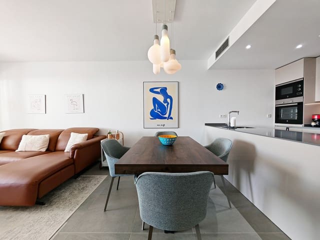 2 soverom Leilighet til salgs i Manilva med svømmebasseng garasje - € 399 000 (Ref: 9675968)