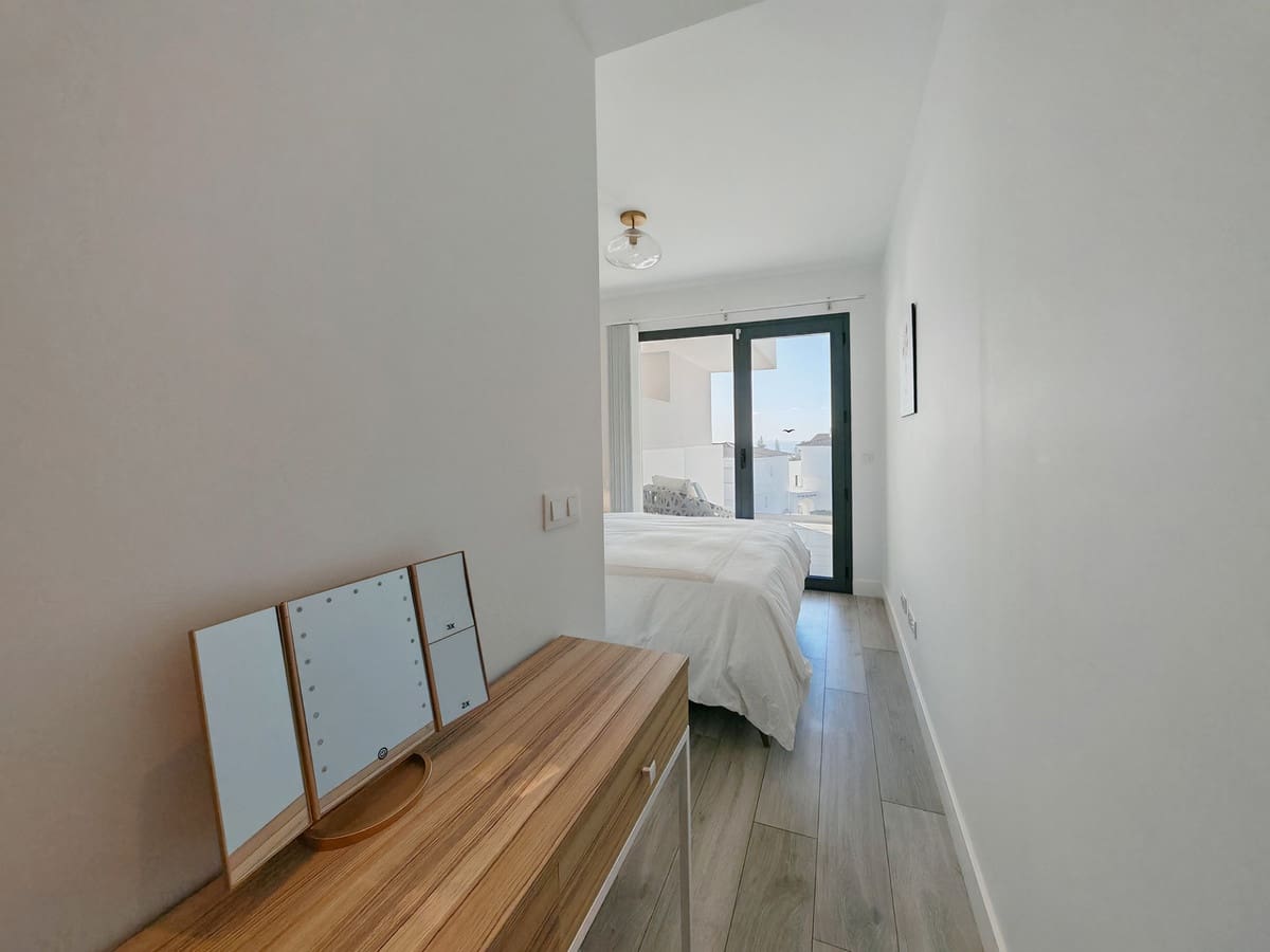 2 soveværelse Lejlighed til salg i Manilva med swimmingpool garage - € 399.000 (Ref: 9675968)