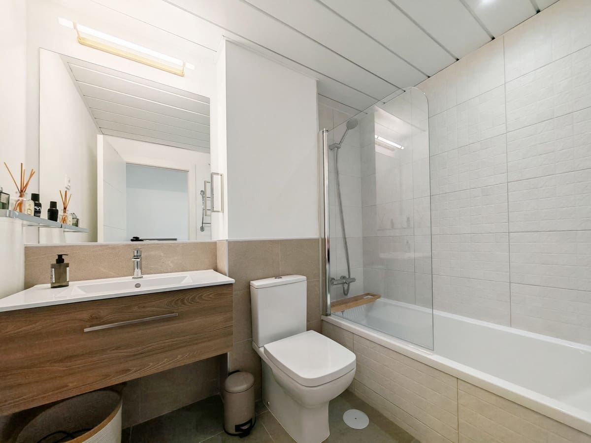 2 soveværelse Lejlighed til salg i Manilva med swimmingpool garage - € 399.000 (Ref: 9675968)