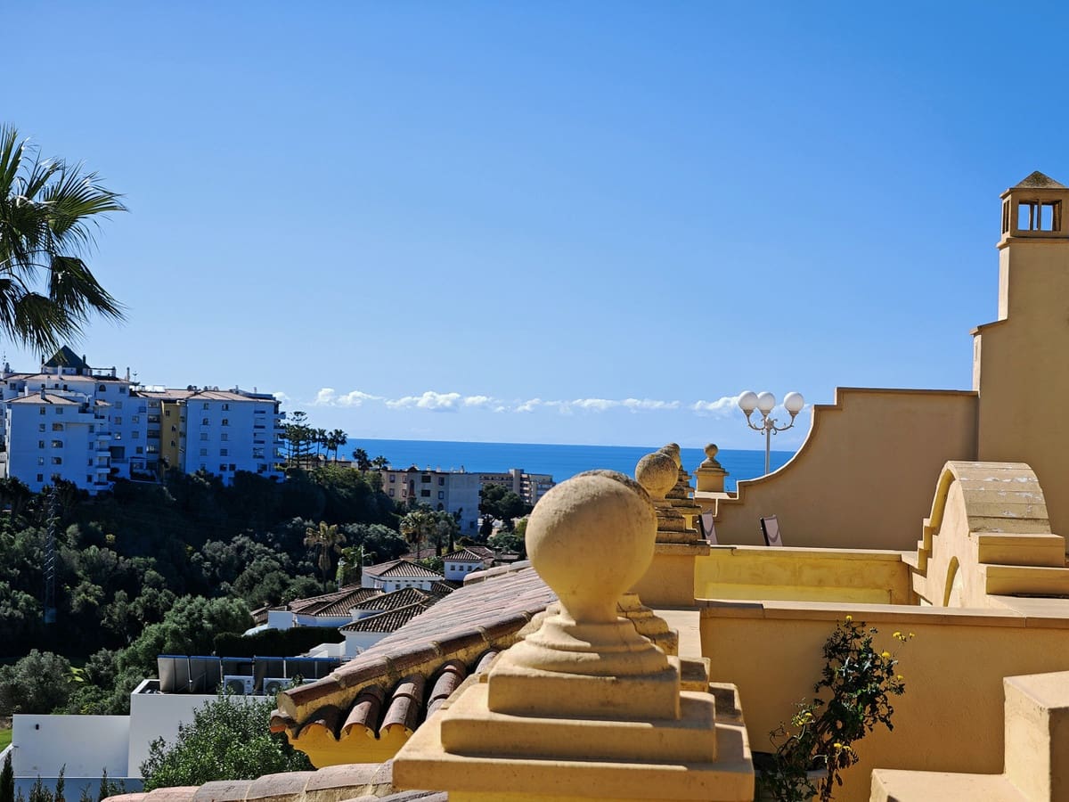 4 chambre Maison de Ville à vendre à Riviera del Sol avec piscine garage - 649 000 € (Ref: 9677872)