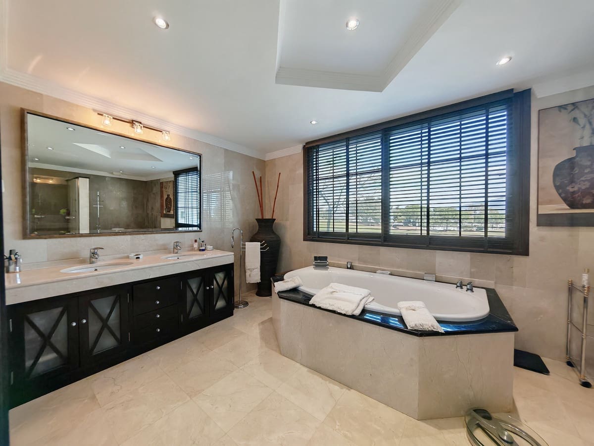 4 slaapkamer Villa te koop in La Cala Golf met zwembad - € 1.895.000 (Ref: 9686375)