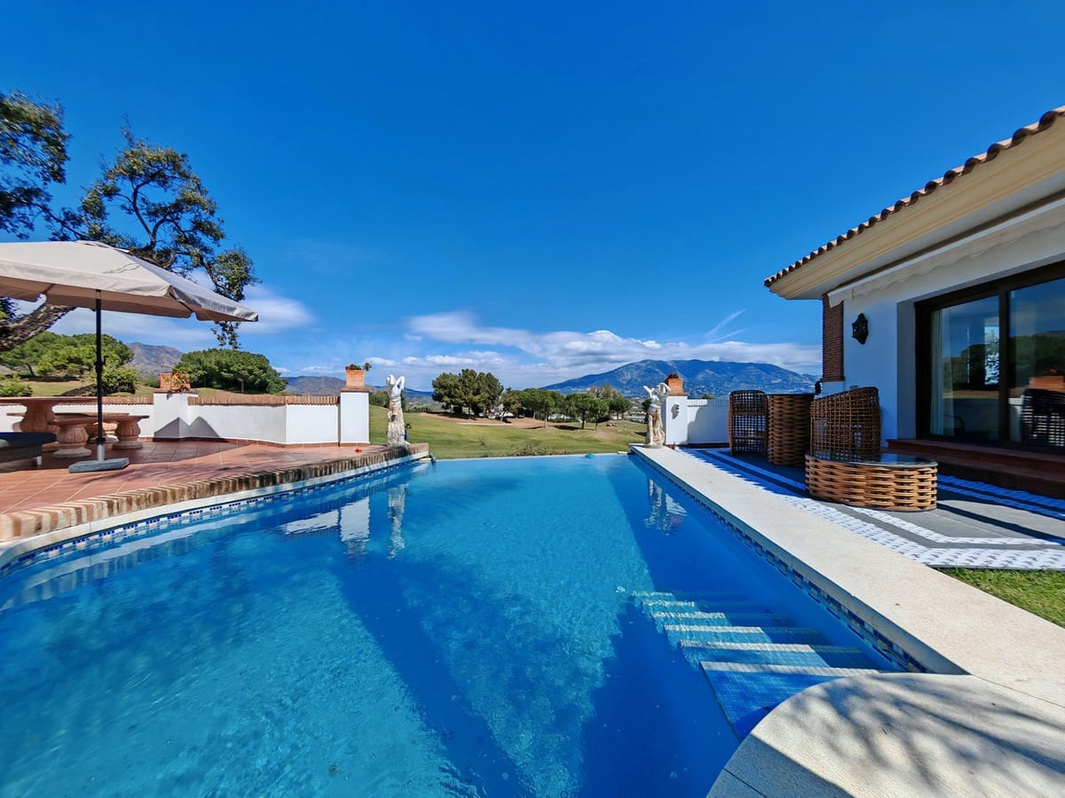 4 slaapkamer Villa te koop in La Cala Golf met zwembad - € 1.895.000 (Ref: 9686375)