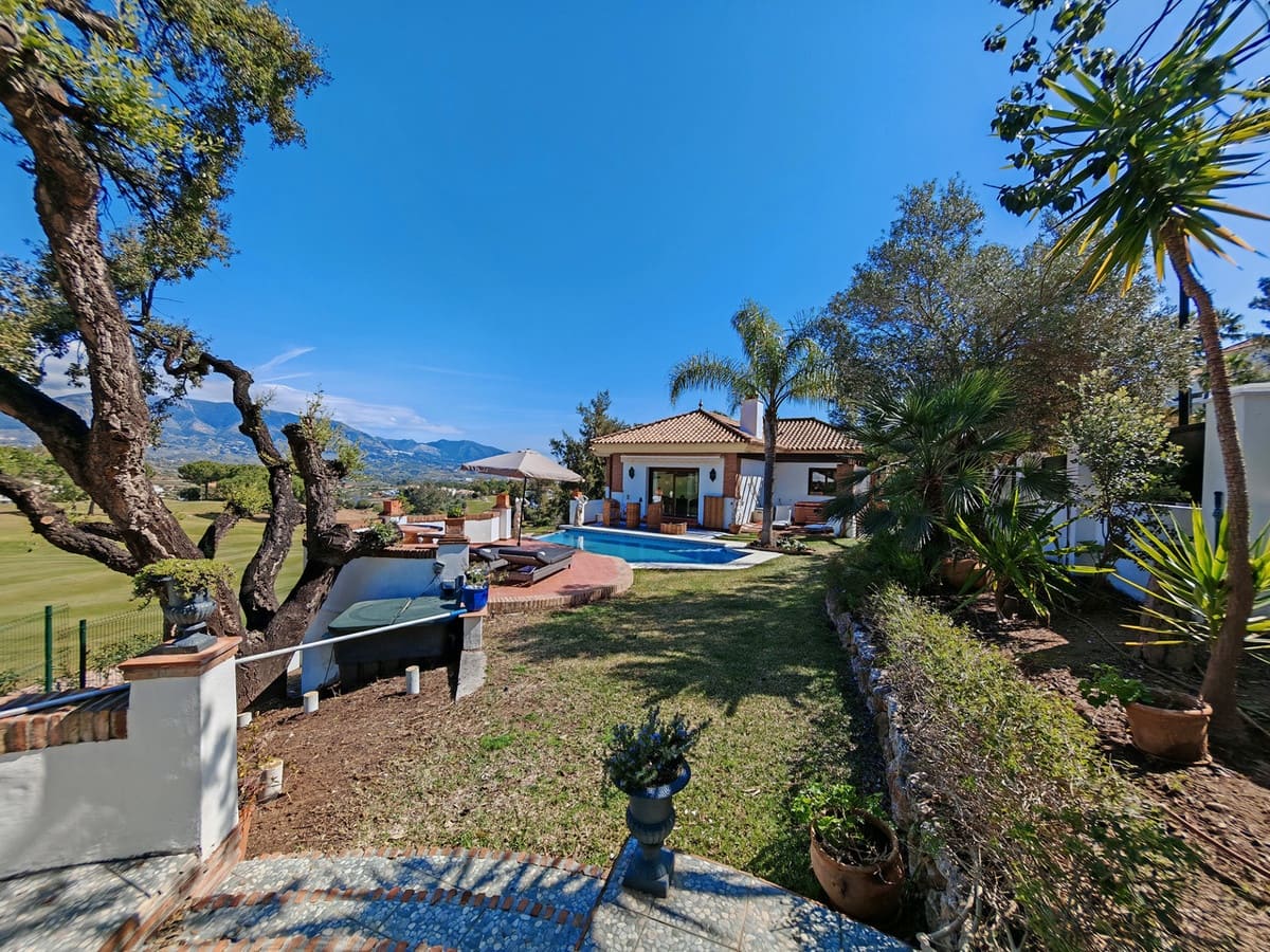 4 slaapkamer Villa te koop in La Cala Golf met zwembad - € 1.895.000 (Ref: 9686375)