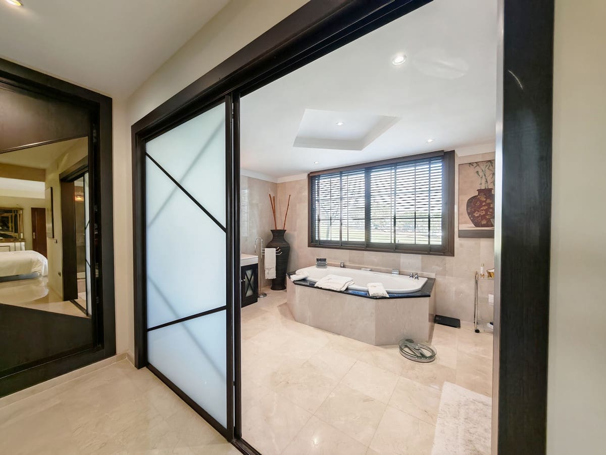 4 bedroom Villa for sale in La Cala Golf with pool - € 1,895,000 (Ref: 9686375)