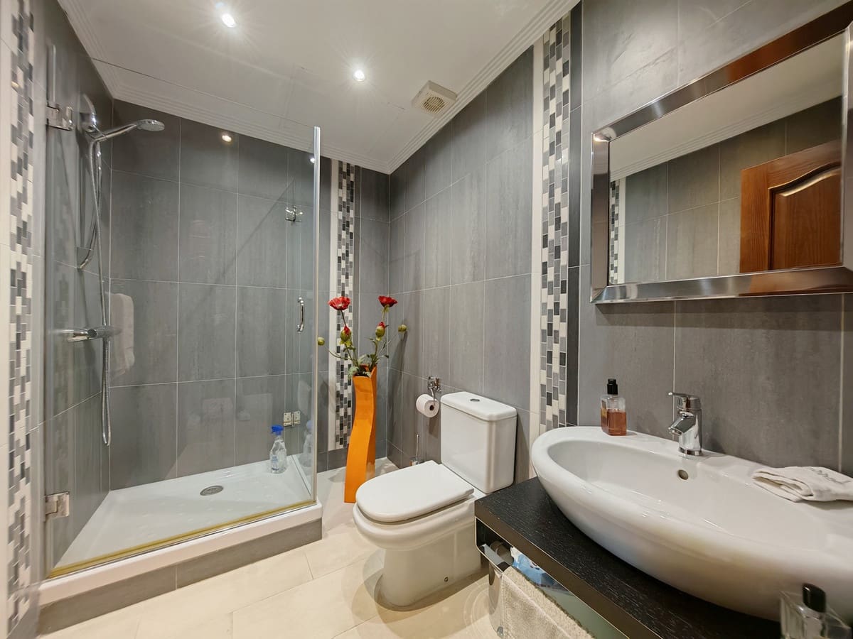 4 bedroom Villa for sale in La Cala Golf with pool - € 1,895,000 (Ref: 9686375)