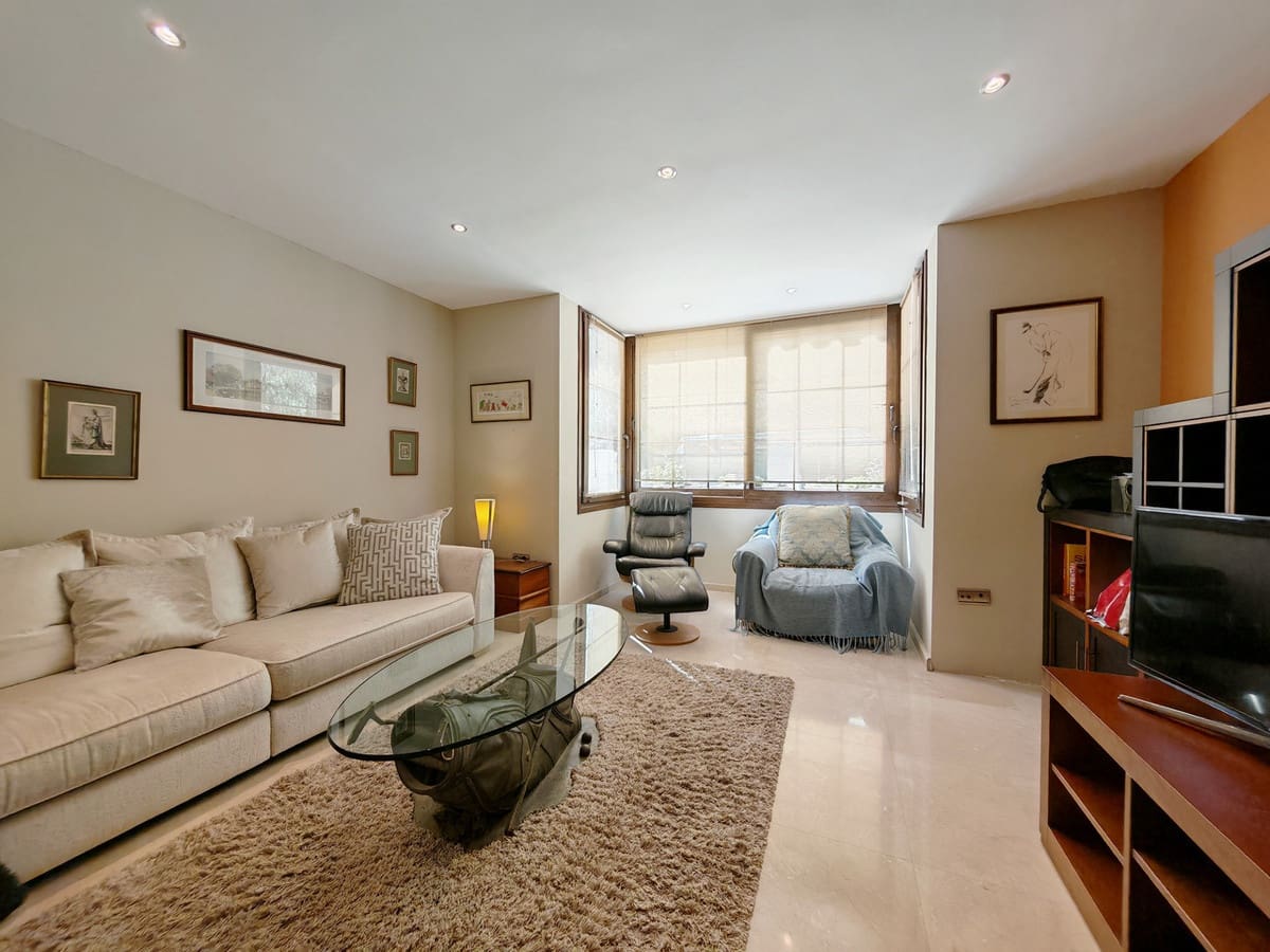 4 bedroom Villa for sale in La Cala Golf with pool - € 1,895,000 (Ref: 9686375)