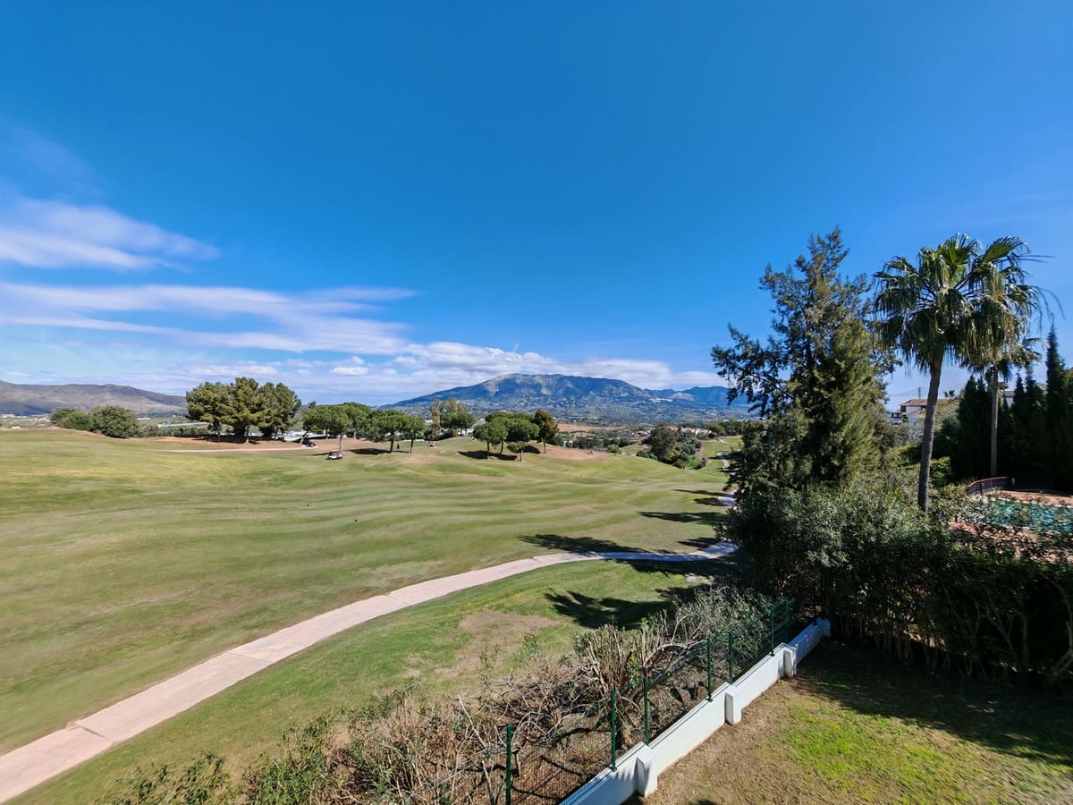 4 bedroom Villa for sale in La Cala Golf with pool - € 1,895,000 (Ref: 9686375)
