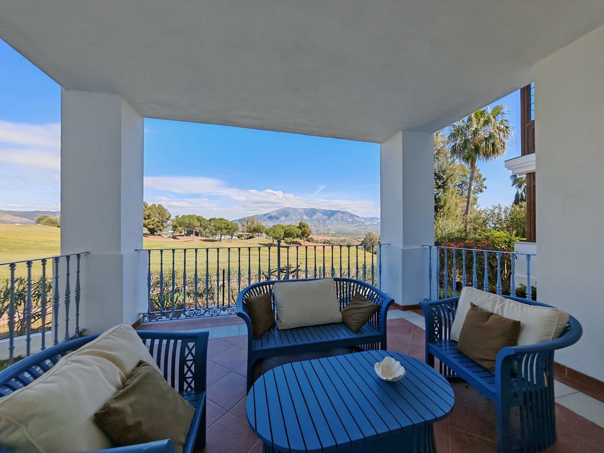 4 bedroom Villa for sale in La Cala Golf with pool - € 1,895,000 (Ref: 9686375)