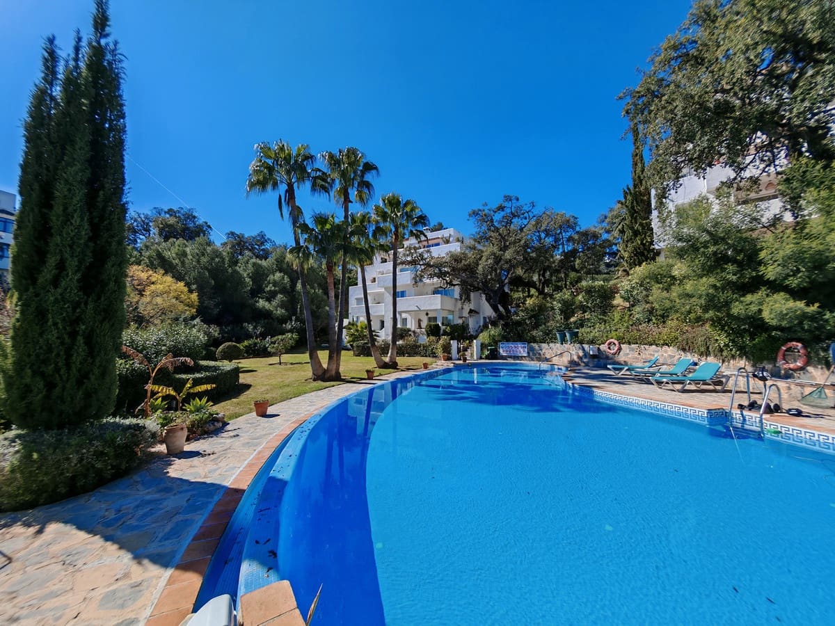 2 Zimmer Apartment zu verkaufen in La Mairena mit Pool Garage - 369.000 € (Ref: 9686377)