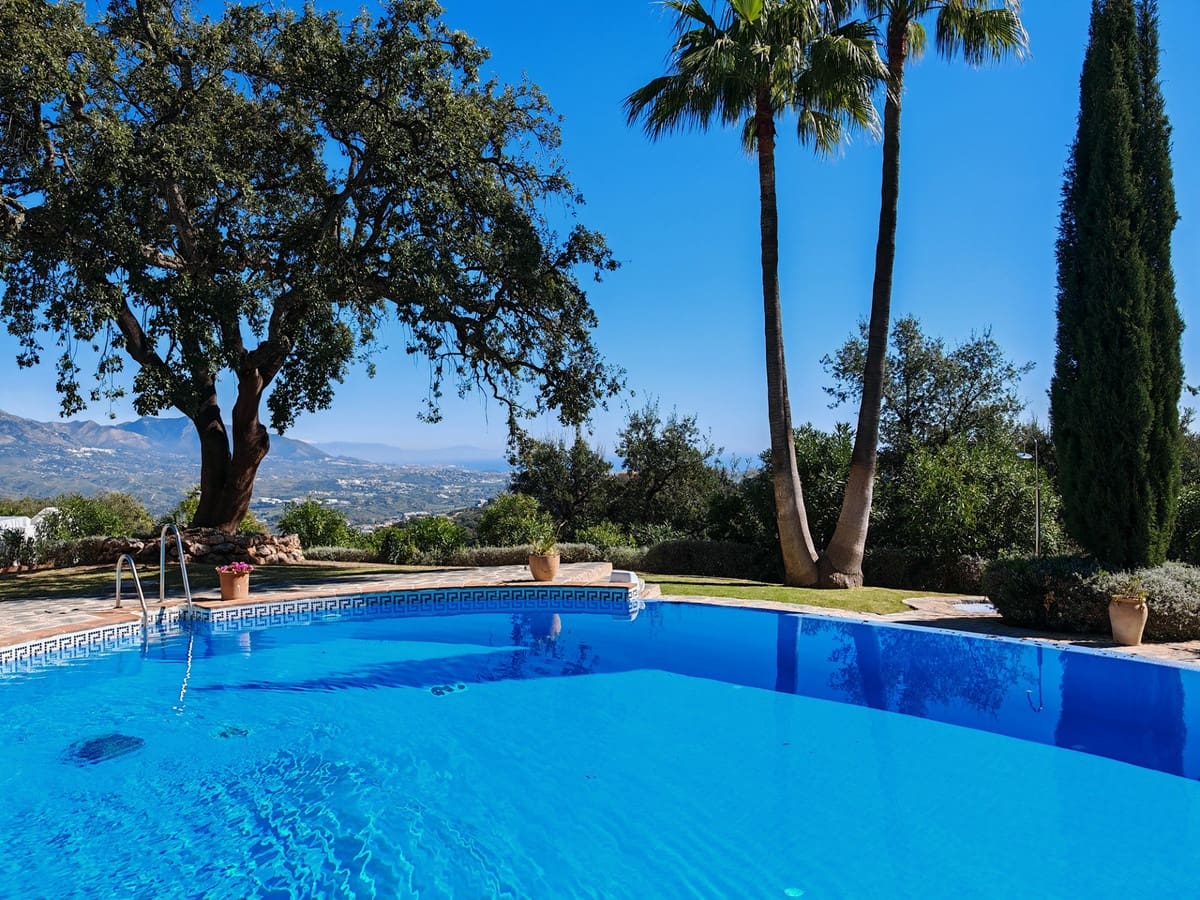 2 Zimmer Apartment zu verkaufen in La Mairena mit Pool Garage - 369.000 € (Ref: 9686377)