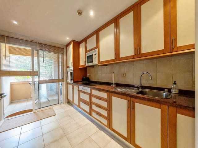 2 soveværelse Lejlighed til salg i Marbella med swimmingpool garage - € 660.000 (Ref: 9699237)