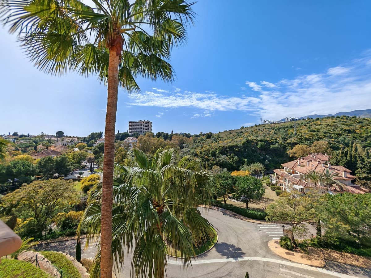 2 bedroom Apartment for sale in Marbella with pool garage - € 660,000 (Ref: 9699237)