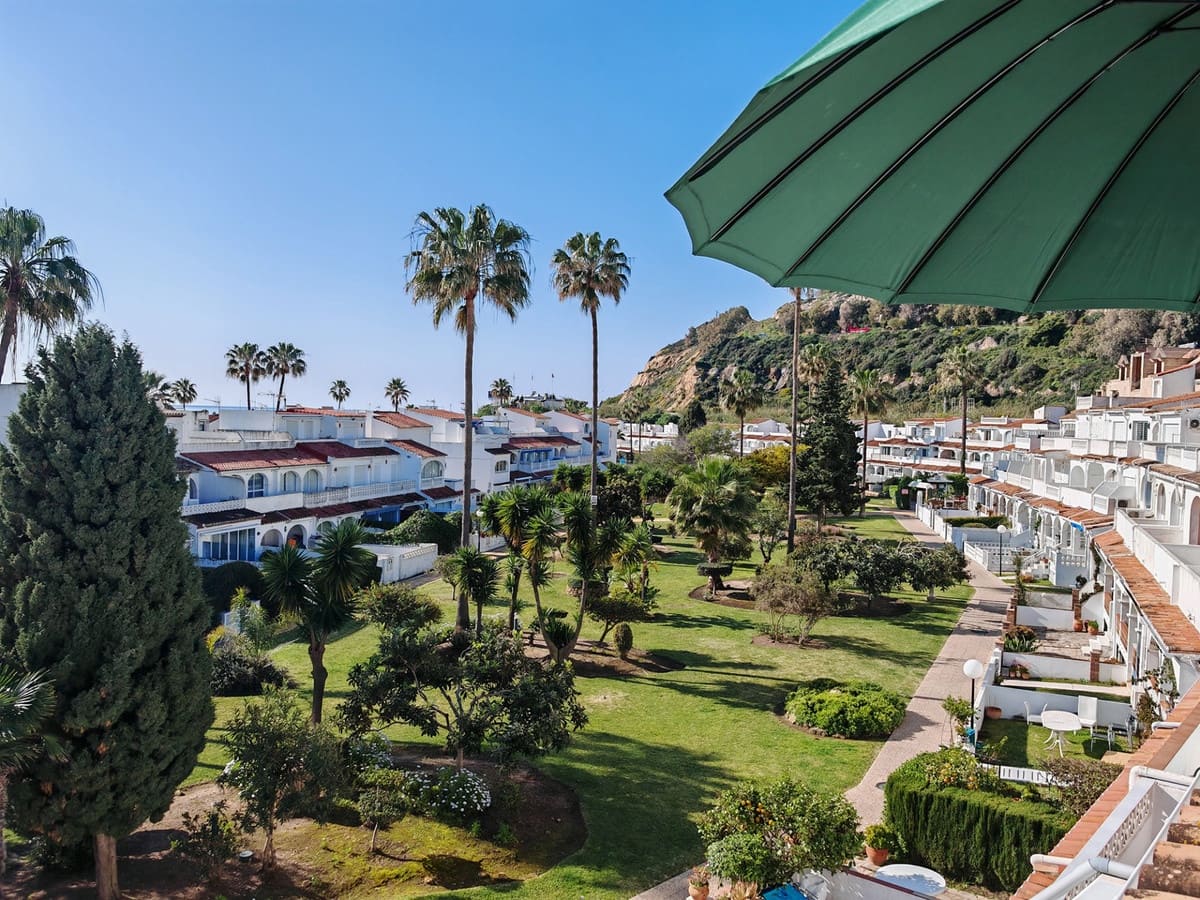 3 soveværelse Byhus til salg i Manilva med swimmingpool garage - € 395.000 (Ref: 9703320)