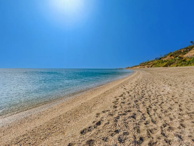 3 sypialnia Dom na sprzedaż w Manilva z basenem garażem - 395 000 € (Ref: 9703320)