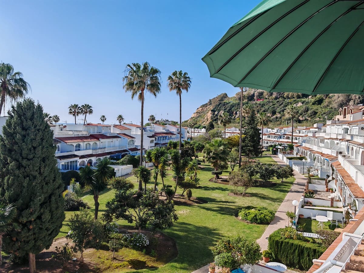 3 bedroom Townhouse for sale in Manilva with pool garage - € 395,000 (Ref: 9703320)