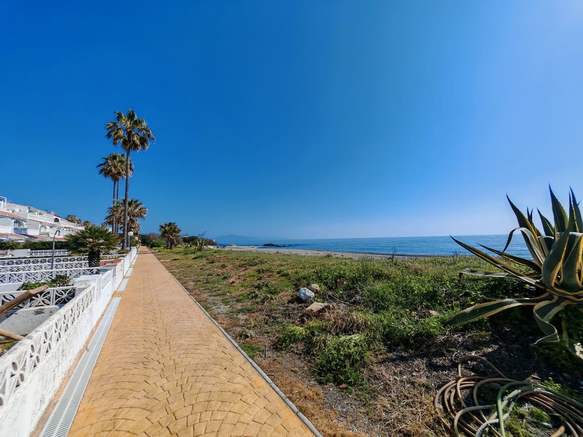 3 bedroom Townhouse for sale in Manilva with pool garage - € 395,000 (Ref: 9703320)