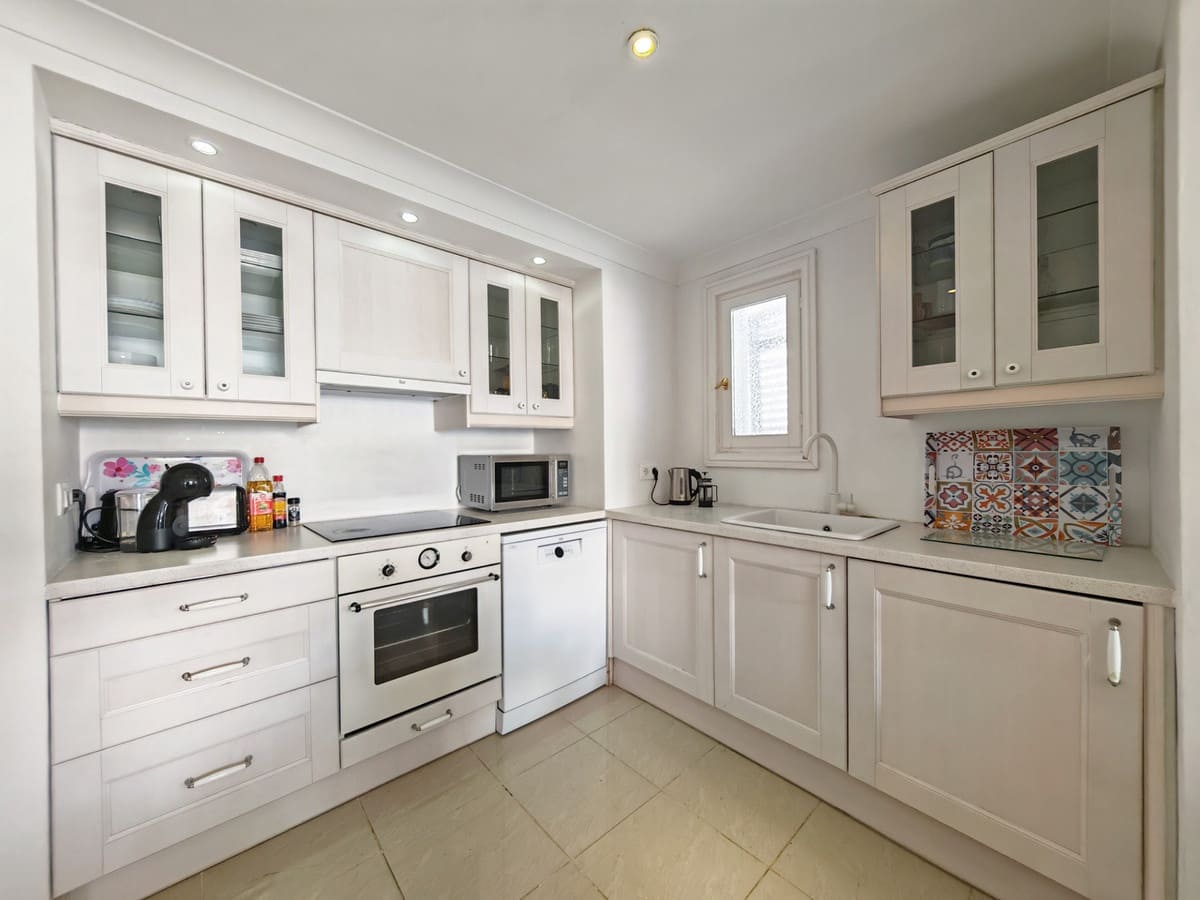 1 bedroom Apartment for sale in Marbella with pool garage - € 325,000 (Ref: 9732061)