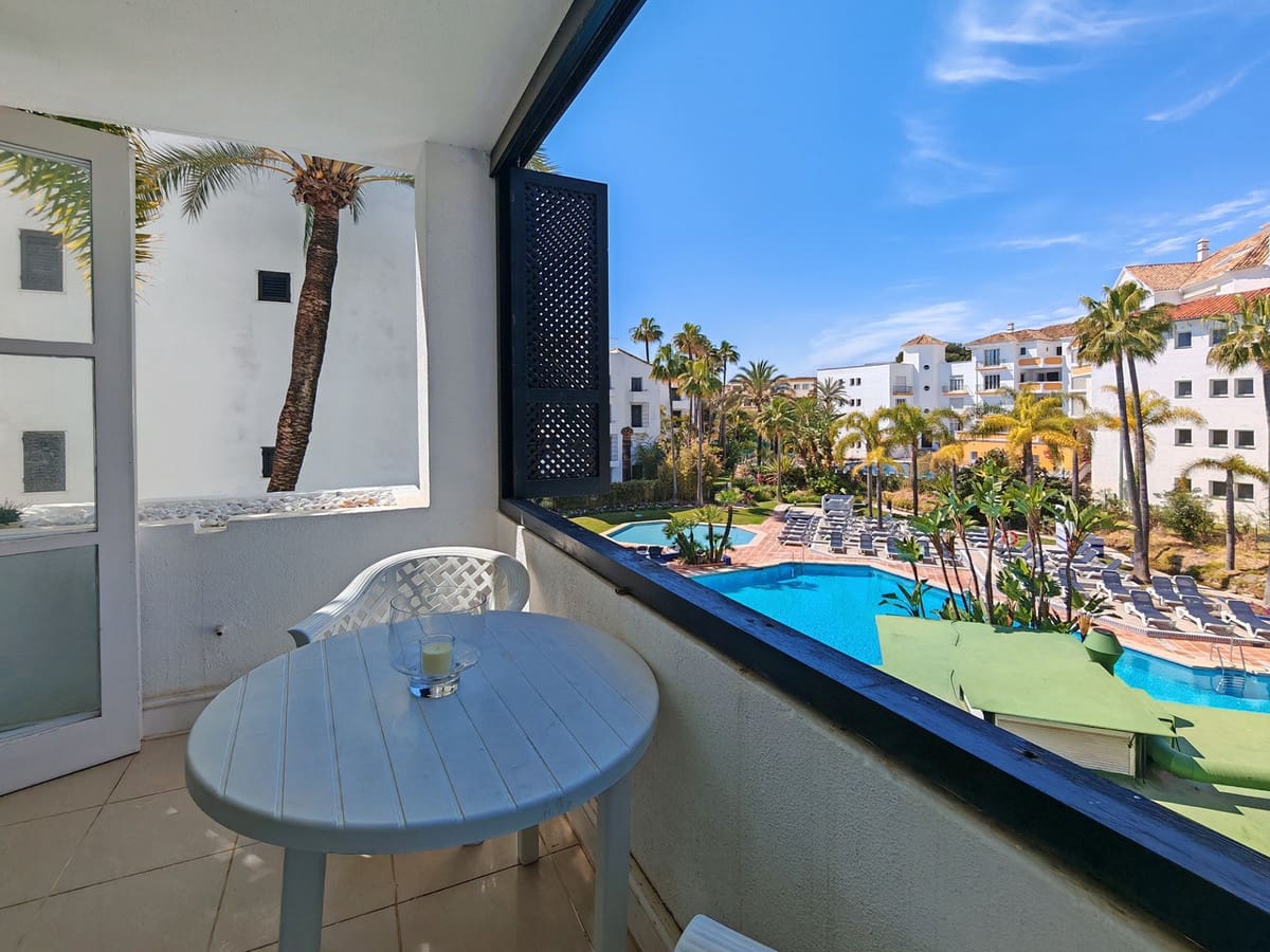 1 bedroom Apartment for sale in Marbella with pool garage - € 325,000 (Ref: 9732061)