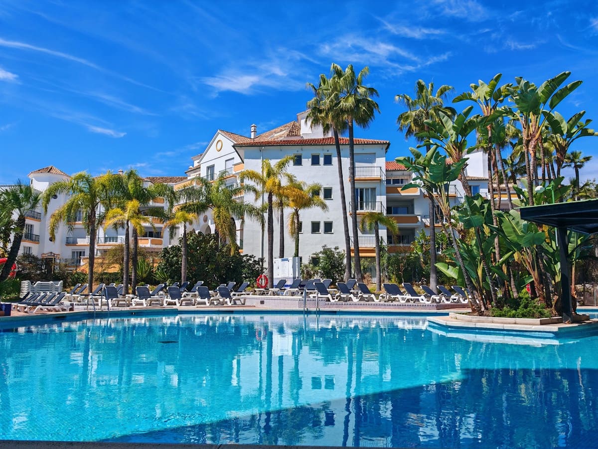 1 bedroom Apartment for sale in Marbella with pool garage - € 325,000 (Ref: 9732061)
