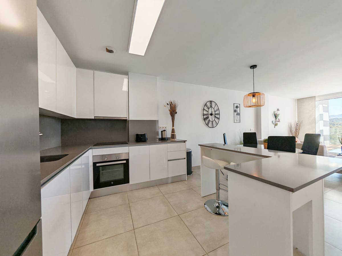 Apartamento de 3 habitaciones en La Cala de Mijas en venta con piscina garaje - 590.000 € (Ref: 9733381)