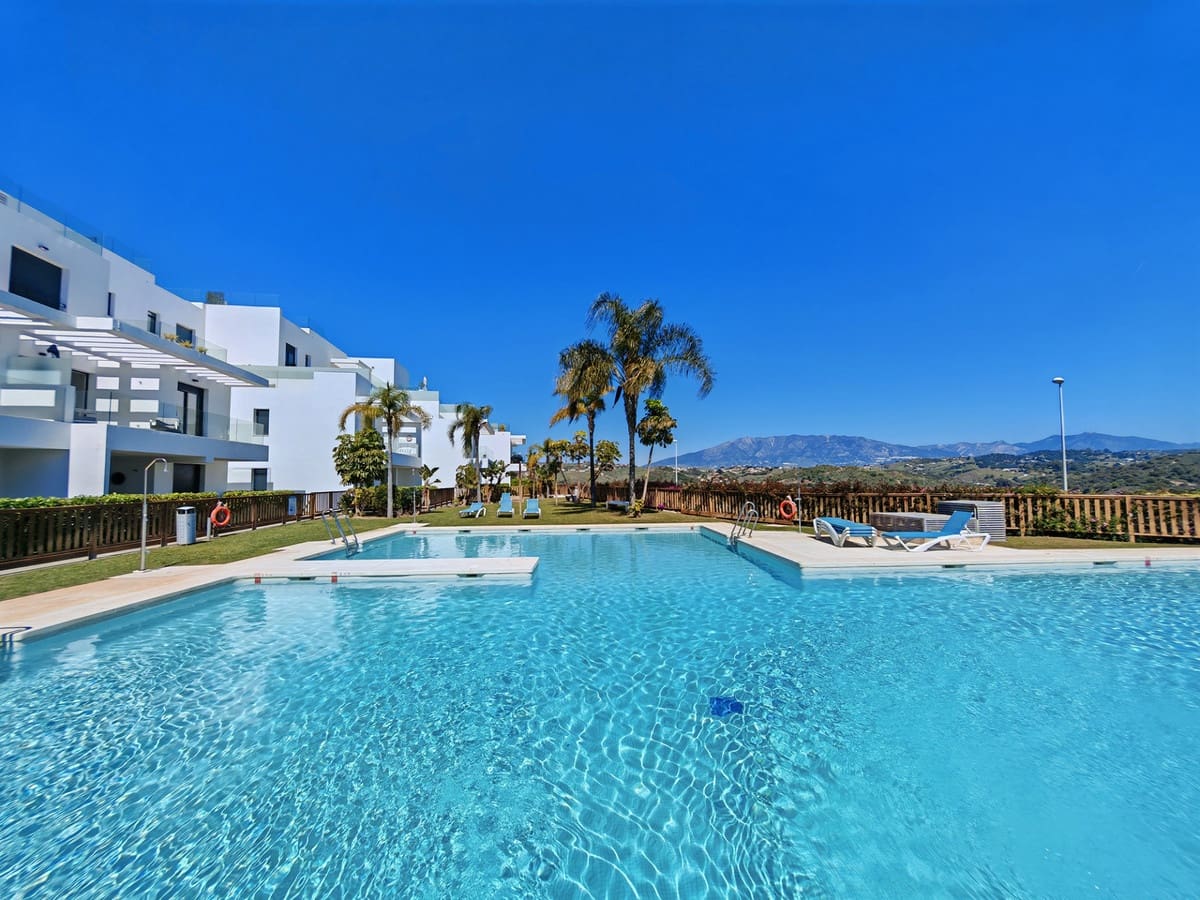 Apartamento de 3 habitaciones en La Cala de Mijas en venta con piscina garaje - 590.000 € (Ref: 9733381)