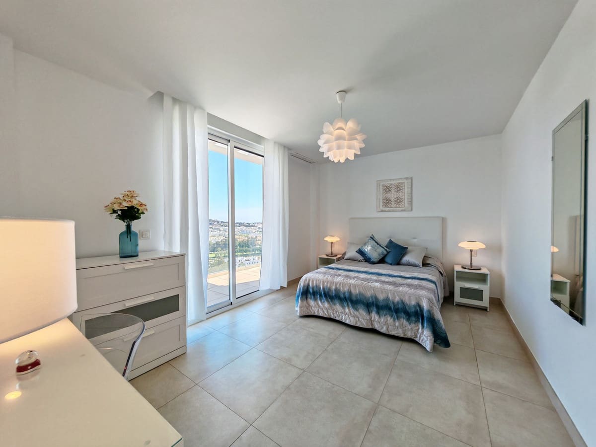 3 soveværelse Lejlighed til salg i La Cala de Mijas med swimmingpool garage - € 569.000 (Ref: 9733381)