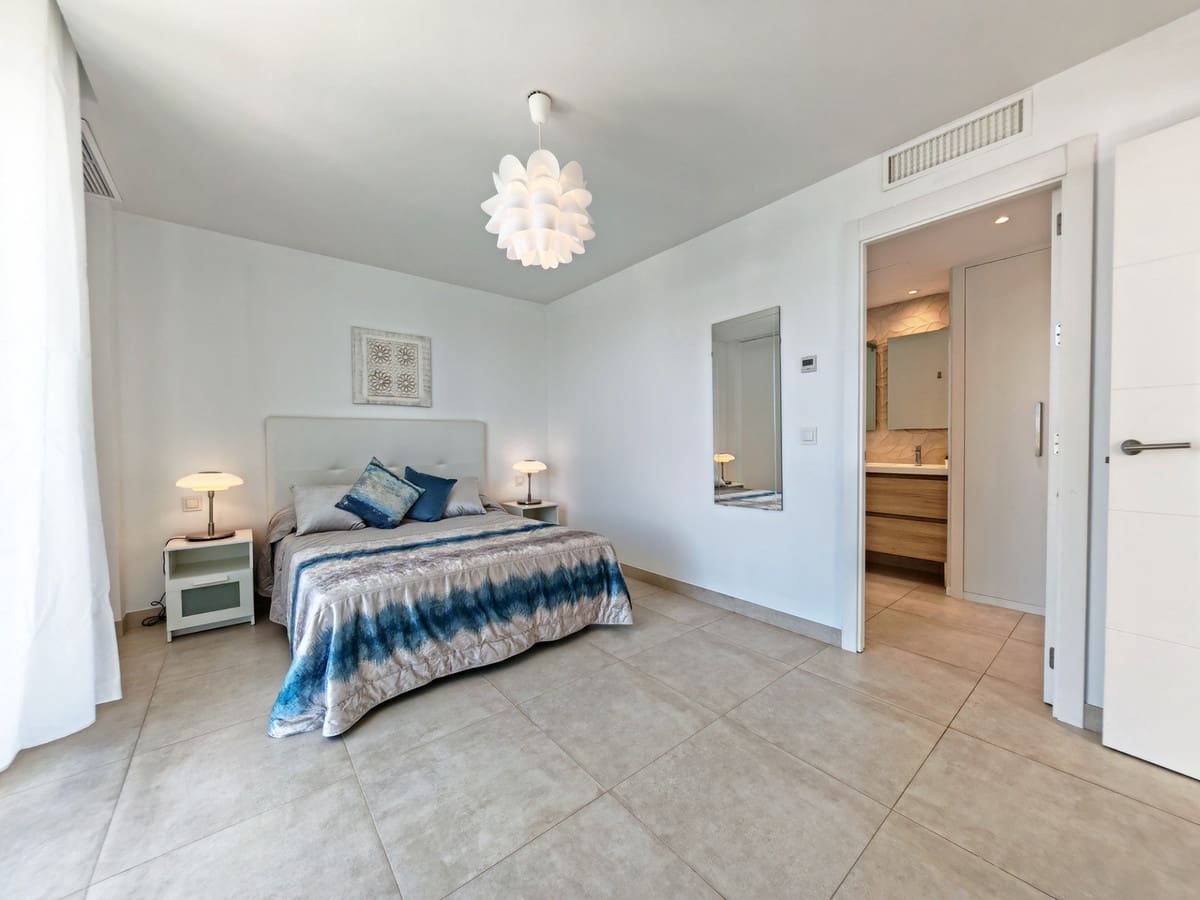 3 soveværelse Lejlighed til salg i La Cala de Mijas med swimmingpool garage - € 569.000 (Ref: 9733381)
