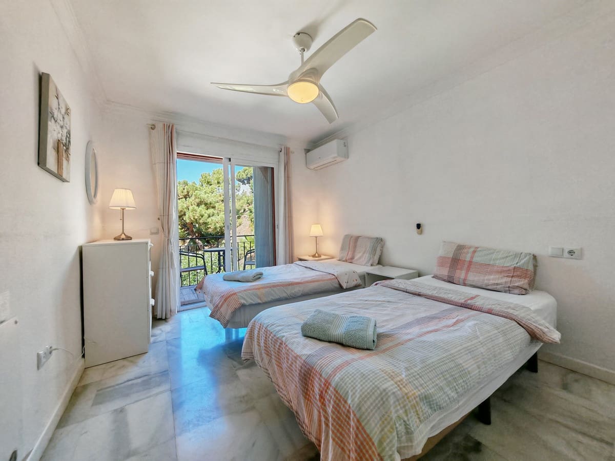 Casa de 5 habitaciones en Calahonda en venta con piscina garaje - 565.000 € (Ref: 9738527)