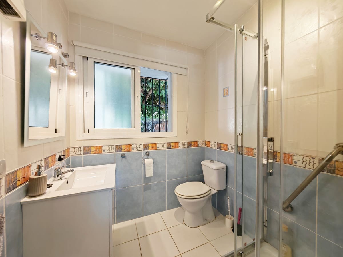 Casa de 5 habitaciones en Calahonda en venta con piscina garaje - 565.000 € (Ref: 9738527)