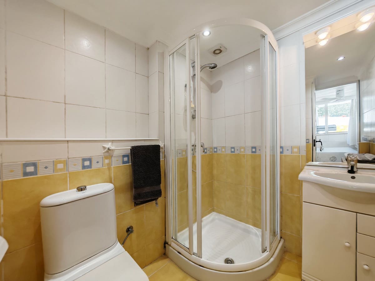 Casa de 5 habitaciones en Calahonda en venta con piscina garaje - 565.000 € (Ref: 9738527)