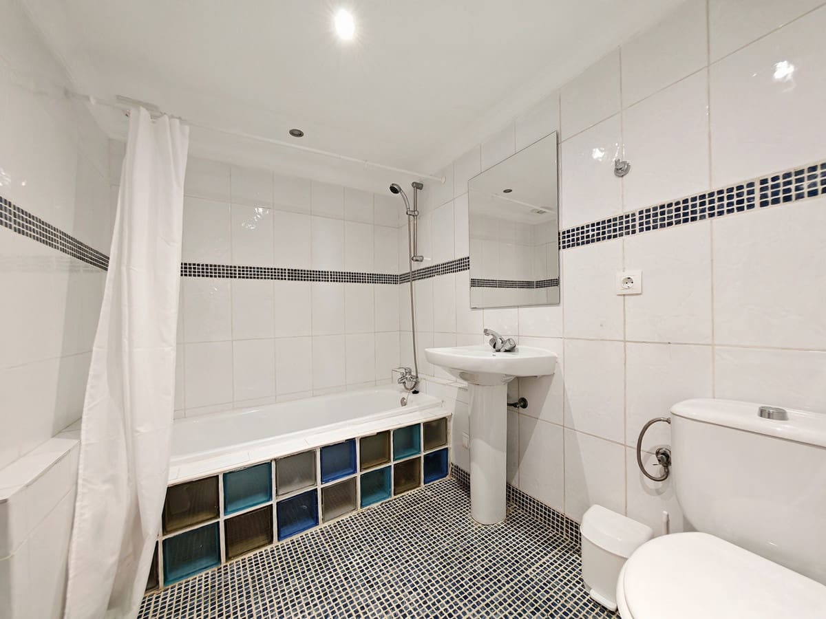 Casa de 5 habitaciones en Calahonda en venta con piscina garaje - 565.000 € (Ref: 9738527)