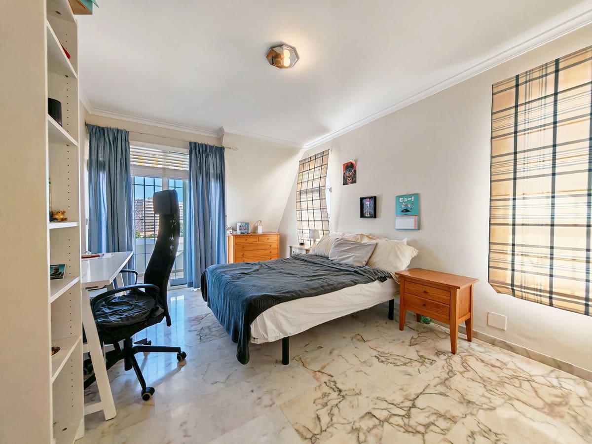 5 bedroom Semi-detached Villa for sale in Benalmadena with pool garage - € 897,000 (Ref: 9741713)