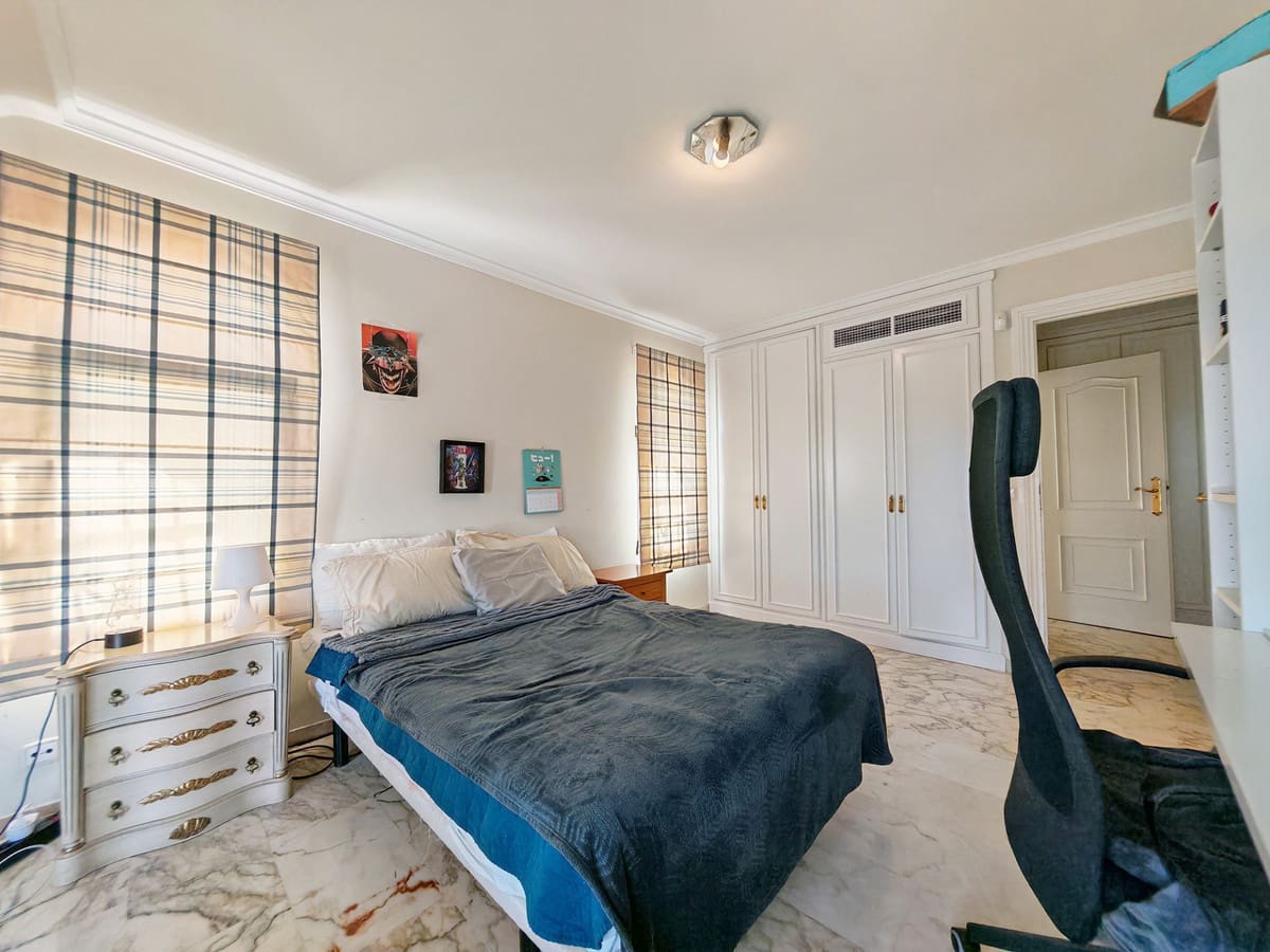 5 bedroom Semi-detached Villa for sale in Benalmadena with pool garage - € 897,000 (Ref: 9741713)