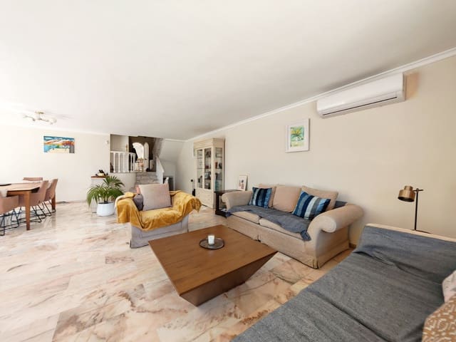 5 quarto Moradia Geminada para venda em Benalmádena com piscina garagem - 897 000 € (Ref: 9741713)