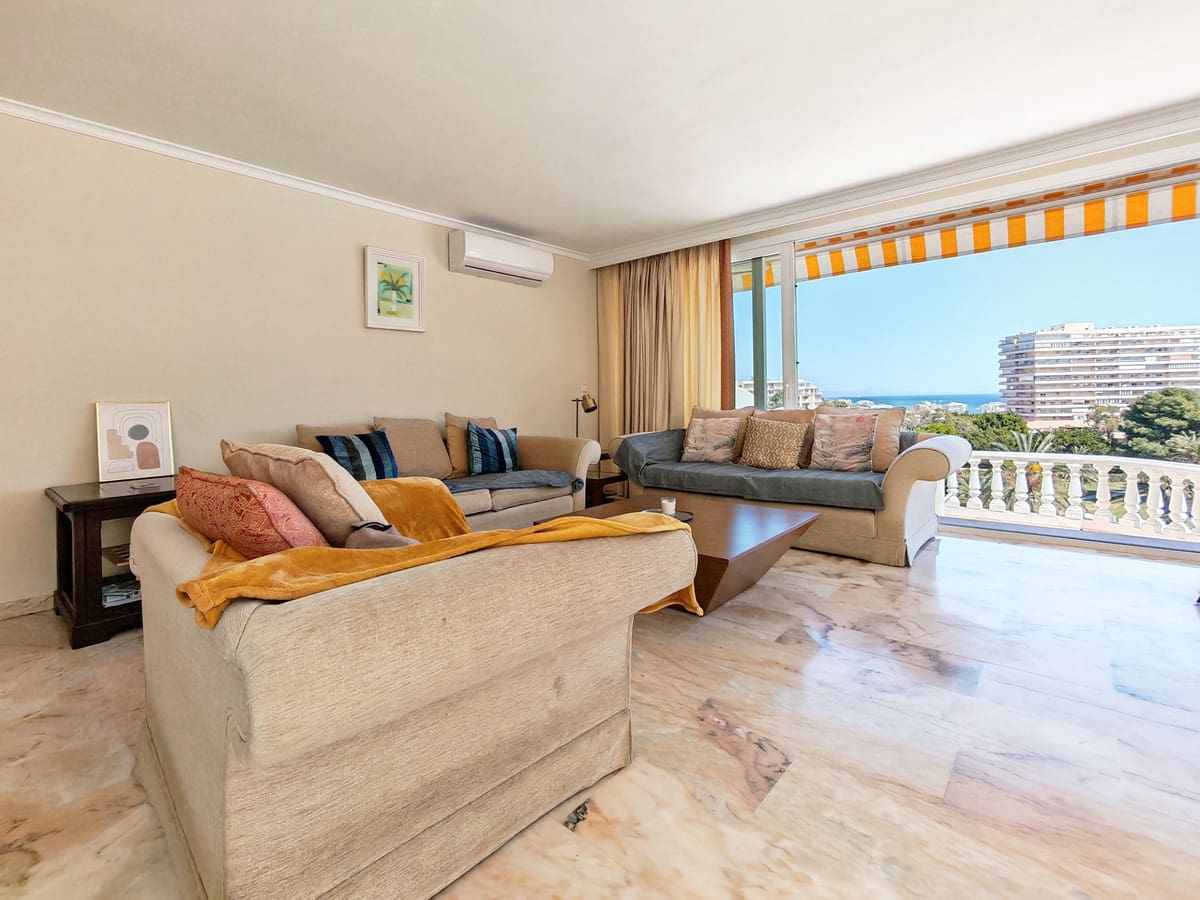 5 bedroom Semi-detached Villa for sale in Benalmadena with pool garage - € 869,000 (Ref: 9741713)