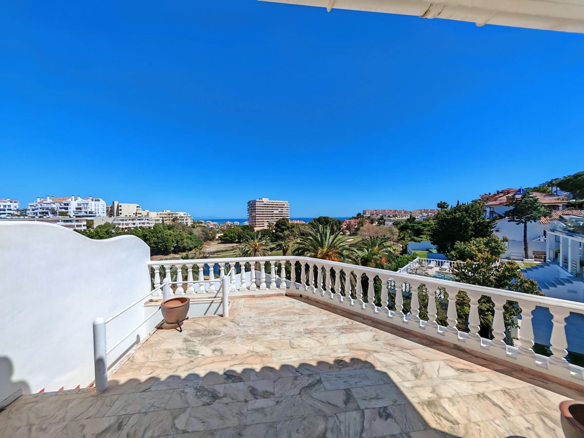 5 bedroom Semi-detached Villa for sale in Benalmadena with pool garage - € 869,000 (Ref: 9741713)