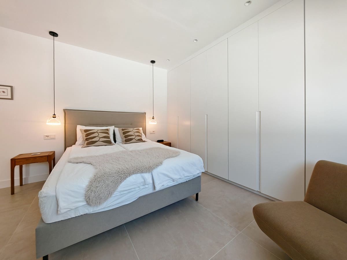 4 bedroom Villa for sale in Elviria with pool garage - € 2,850,000 (Ref: 9744126)