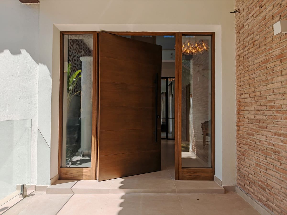 4 bedroom Villa for sale in Elviria with pool garage - € 2,850,000 (Ref: 9744126)