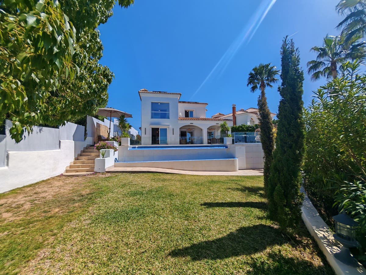 3 bedroom Villa for sale in Riviera del Sol with pool garage - € 1,280,000 (Ref: 9751979)