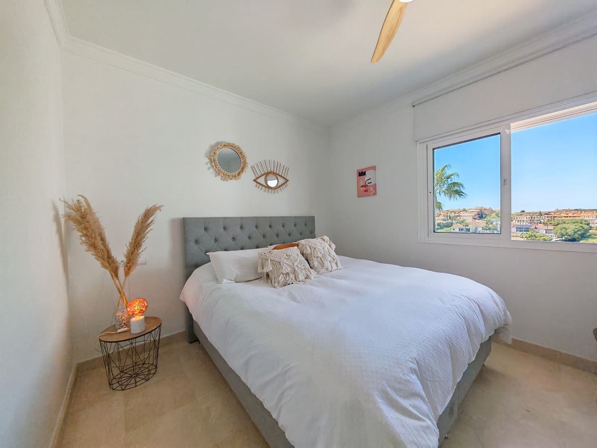 3 slaapkamer Villa te koop in Riviera del Sol met zwembad garage - € 1.280.000 (Ref: 9751979)